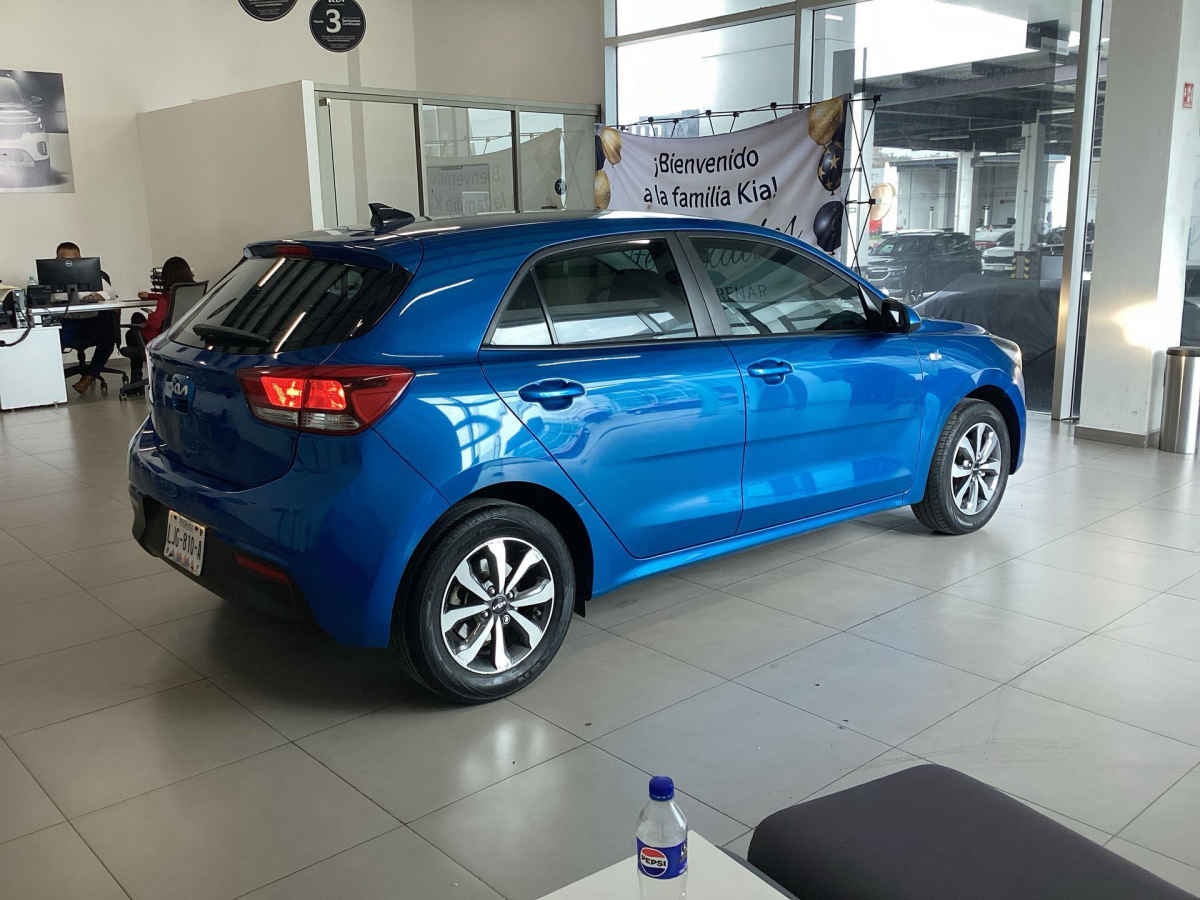 2023 Kia KIA RIO HB 5p LX L4/1.6 Aut