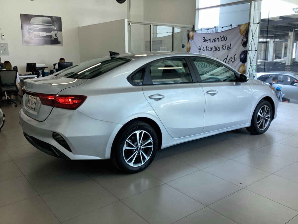 2023 Kia FORTE SEDAN 4p LX L4/2.0 Man