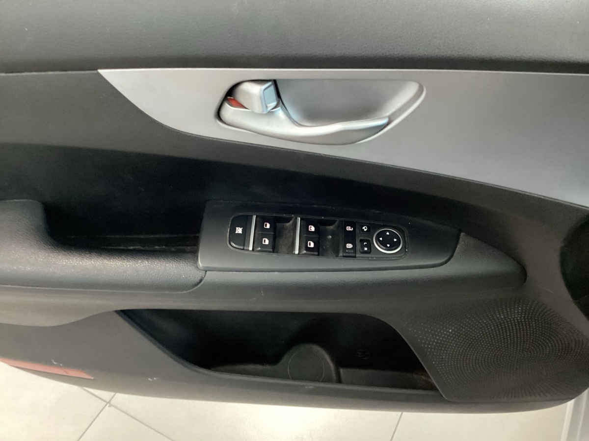 2023 Kia FORTE SEDAN 4p LX L4/2.0 Man