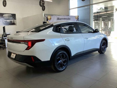 2027 Kia K3 4p LX L4/1.6 Aut