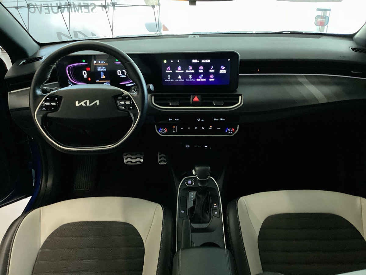 2024 Kia K3 4p GT Line L4/2.0 Aut