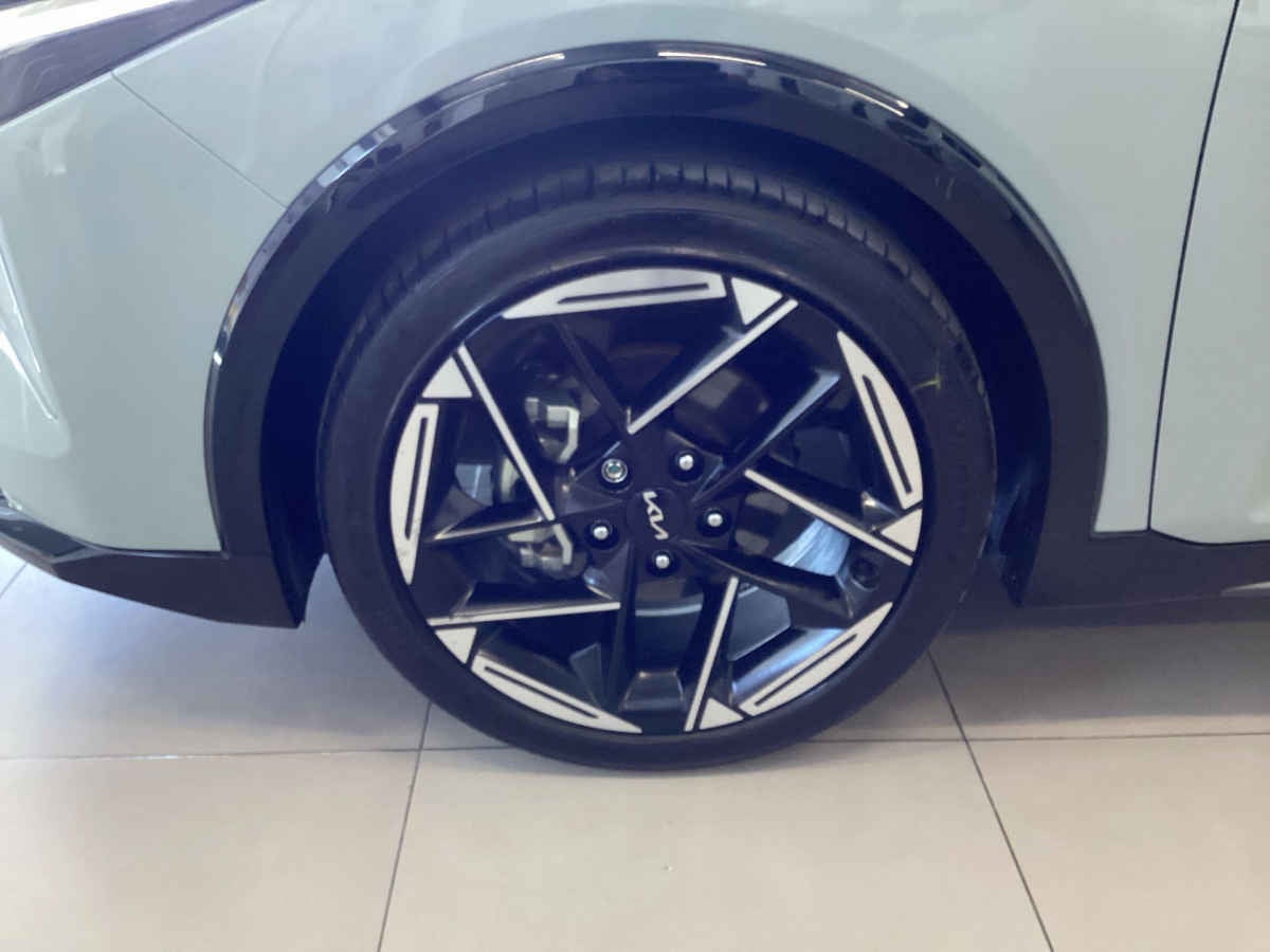 2026 Kia K4 4p GT Line L4/2.0 Aut