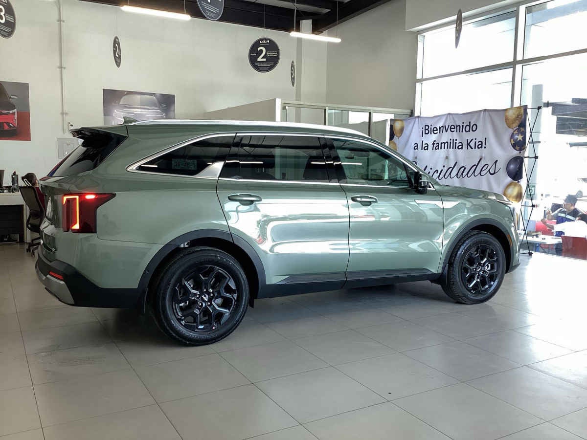 2026 Kia Sorento 5p SXL L4/2.5/T Aut