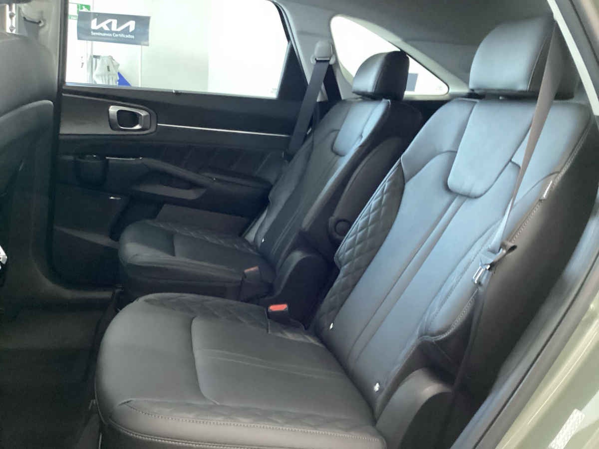 2026 Kia Sorento 5p SXL L4/2.5/T Aut