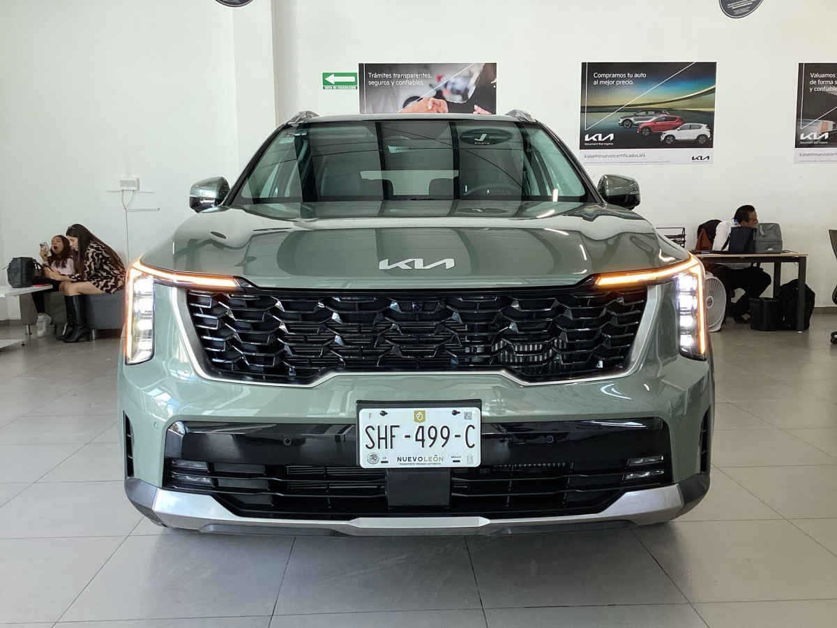 2026 Kia Sorento 5p SXL L4/2.5/T Aut