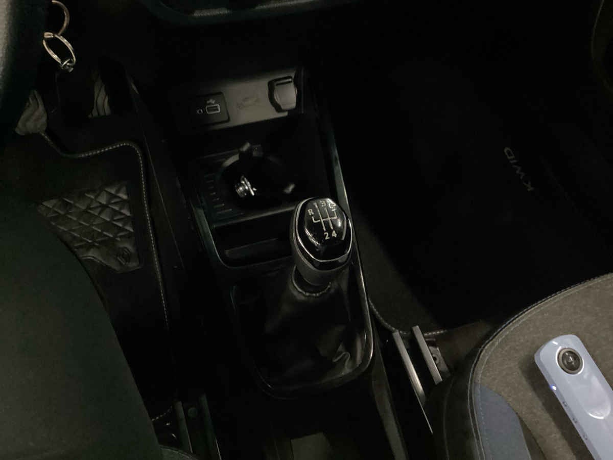 2025 Renault Kwid 5p Iconic L3/1.0 Man