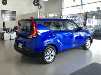 2022 Kia Soul 5p LX  1.6 L  121 HP  TM6  A/AC  RA-16"
