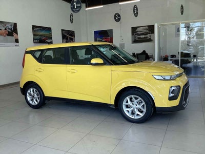 2020 Kia Soul 5p LX  1.6l  121 HP  TM6  RA-16"