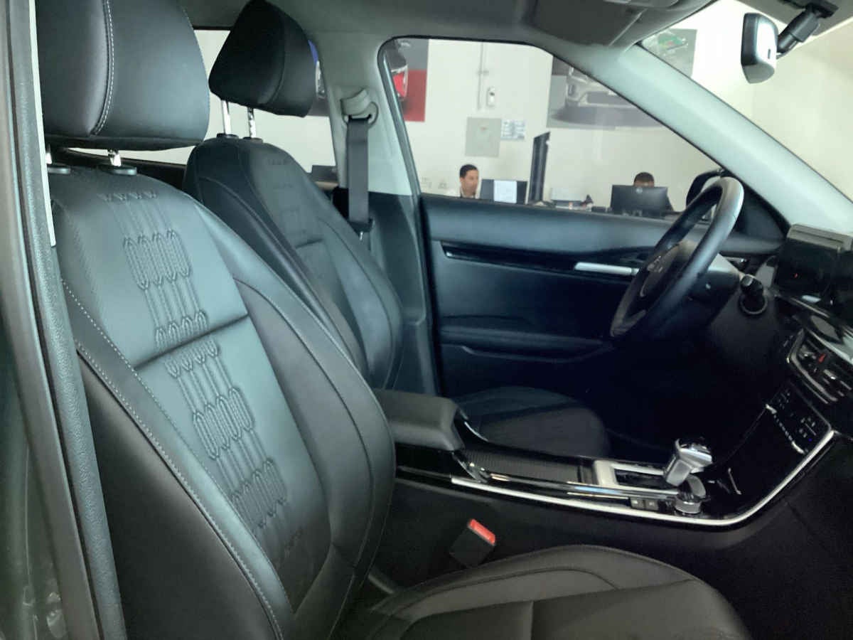 2025 Kia SELTOS 5p SX L4/1.5 Aut