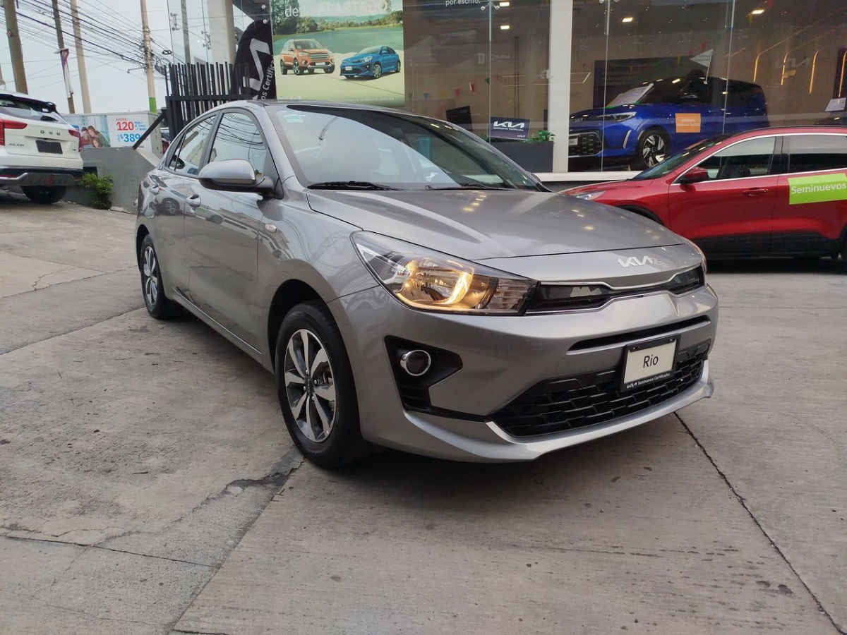 2023 Kia KIA RIO SEDAN 4p LX L4/1.6 Man
