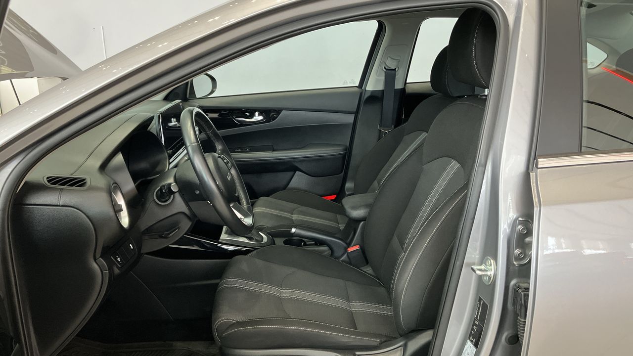 2024 Kia FORTE SEDAN 4p EX L4/2.0 Aut