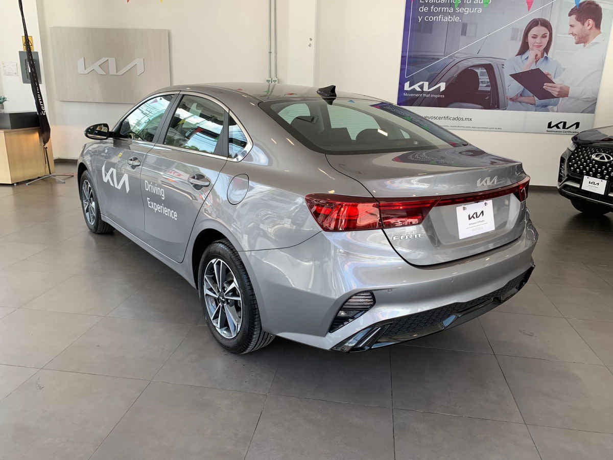 2024 Kia FORTE SEDAN 4p EX L4/2.0 Aut