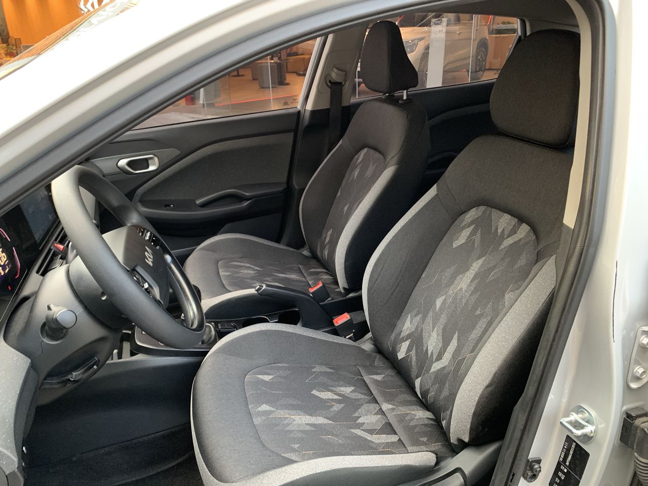 2024 Kia K3 4p LX L4/1.6 Man