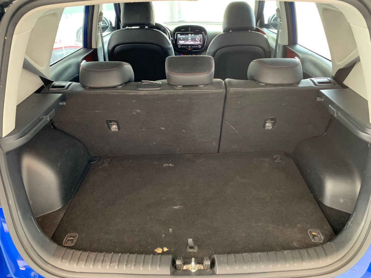 2023 Kia Soul 5p GT L4/2.0/T Aut