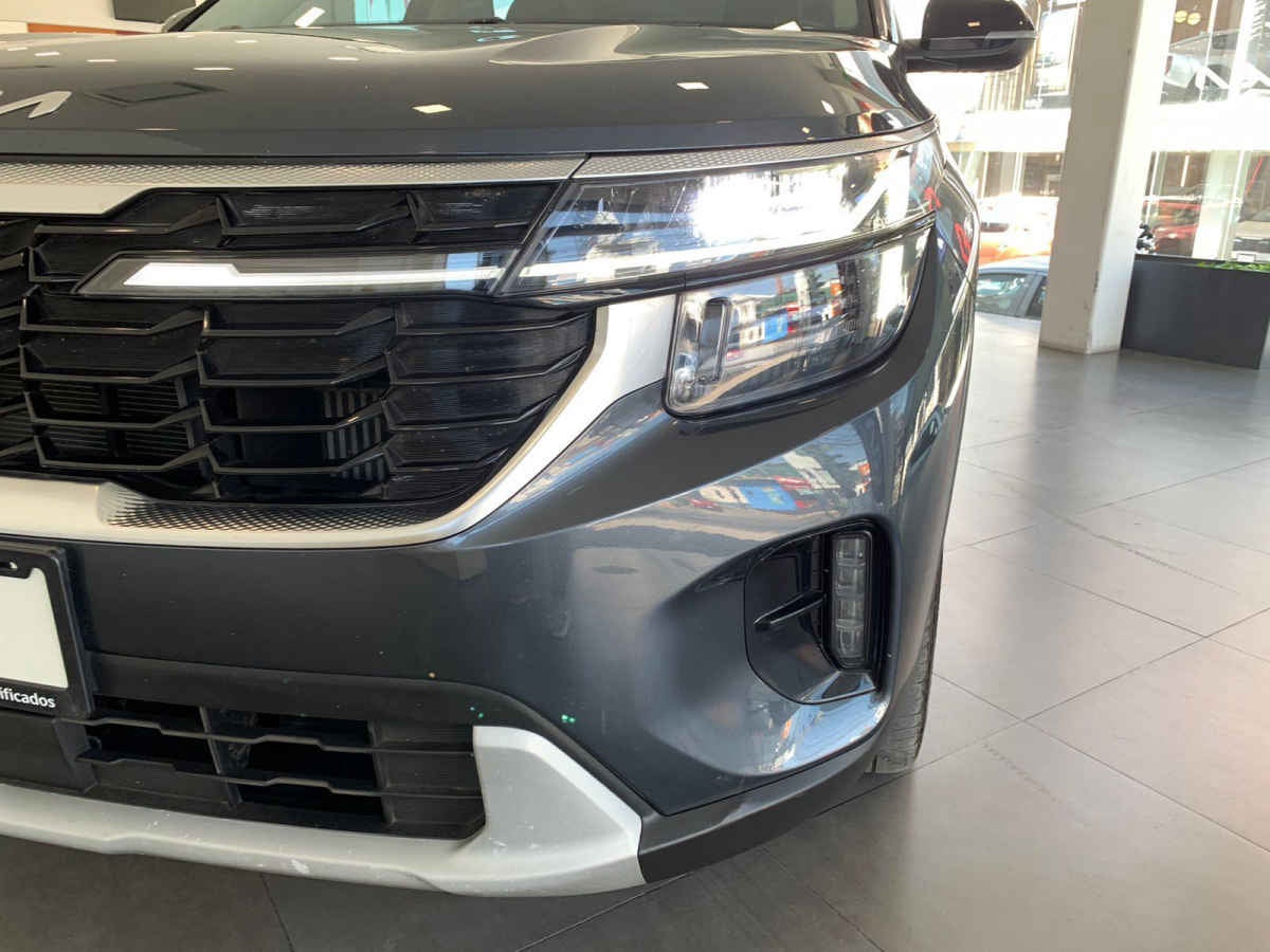 2024 Kia SELTOS 5p SXL L4/1.4/T Aut