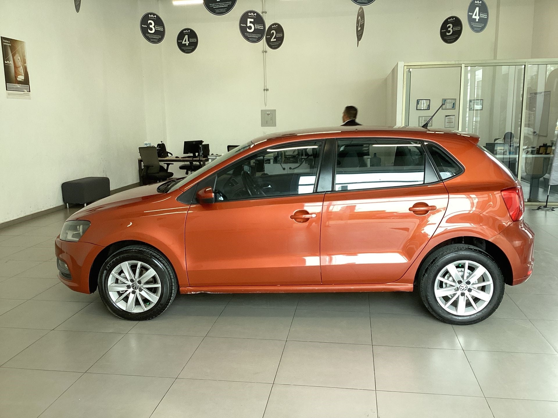 2017 Volkswagen Polo 1.6 L4 Tiptronic At