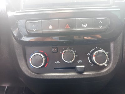 2023 Renault Kwid 1.0 Outsider Mt