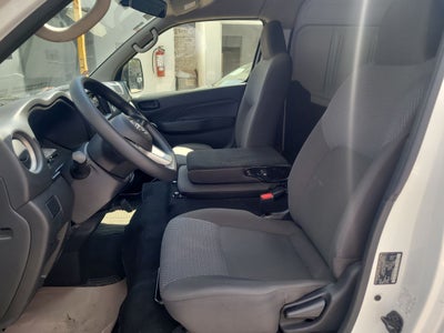 2024 Nissan Urvan 2.5 Panel Amplia AA Mt