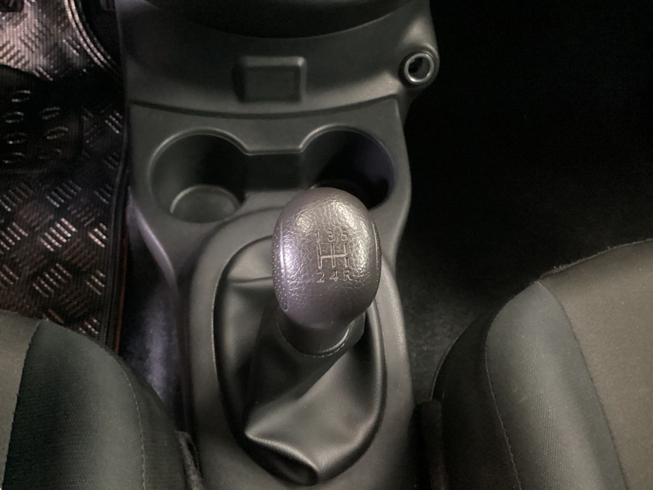 2025 Nissan V-Drive 1.6 A/C  Mt