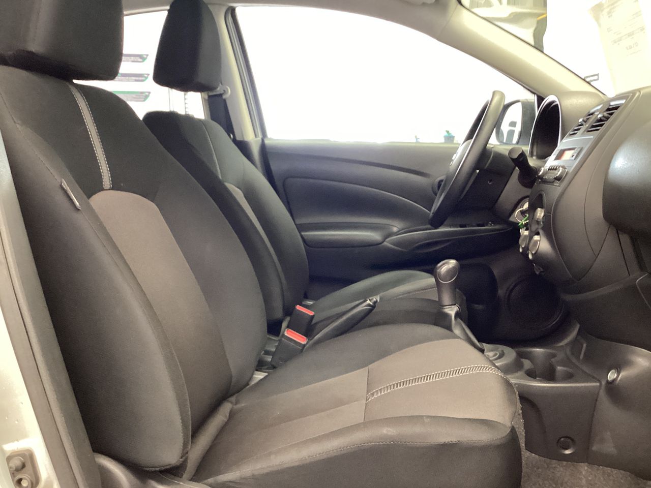 2025 Nissan V-Drive 1.6 A/C  Mt