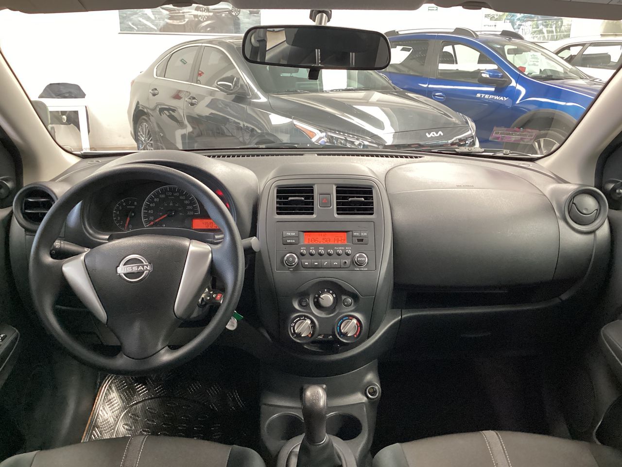 2025 Nissan V-Drive 1.6 A/C  Mt