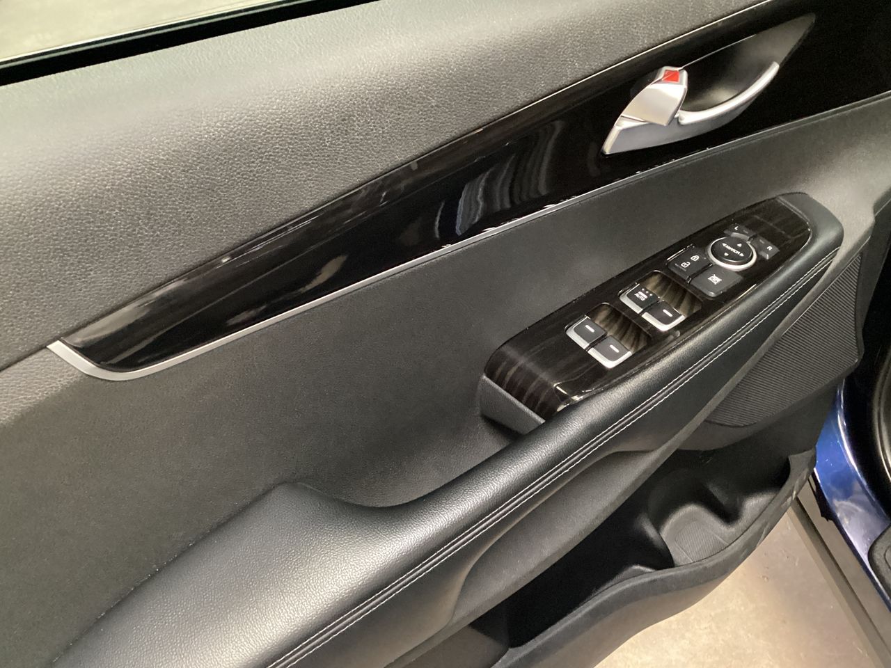 2019 Kia Sorento 2.4 L4 EX Piel 7 Pasajeros At