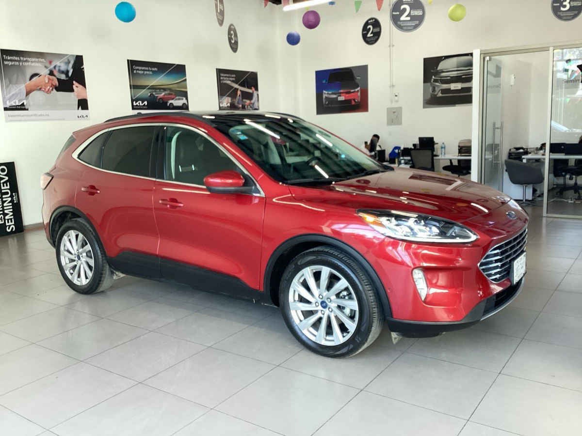 2022 Ford Escape 5p Titanium HEV L4/2.5 Aut