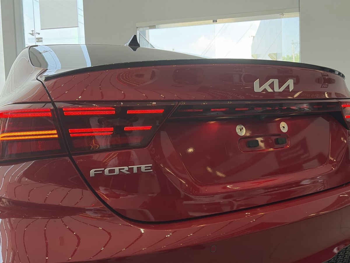 2023 Kia FORTE SEDAN 4p GT Line L4/2.0 Aut