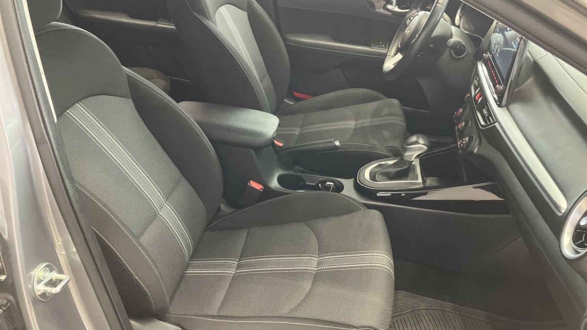 2024 Kia FORTE SEDAN 4p EX L4/2.0 Aut