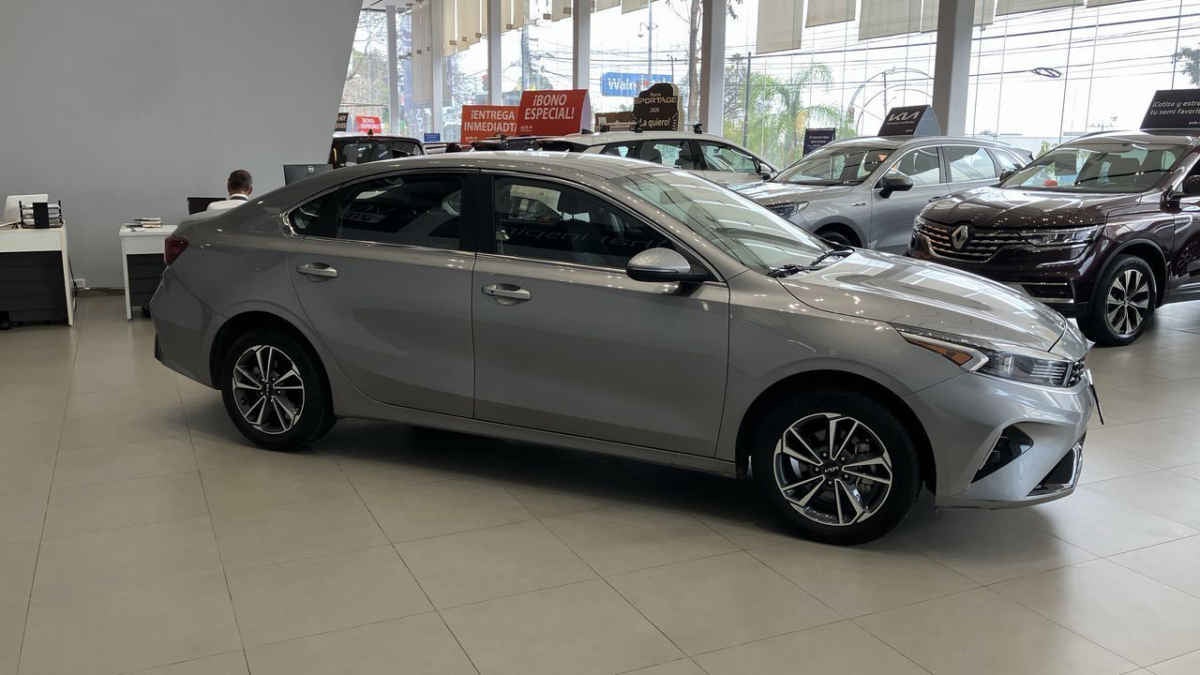 2024 Kia FORTE SEDAN 4p EX L4/2.0 Aut