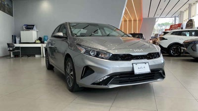 2024 Kia FORTE SEDAN 4p EX L4/2.0 Aut