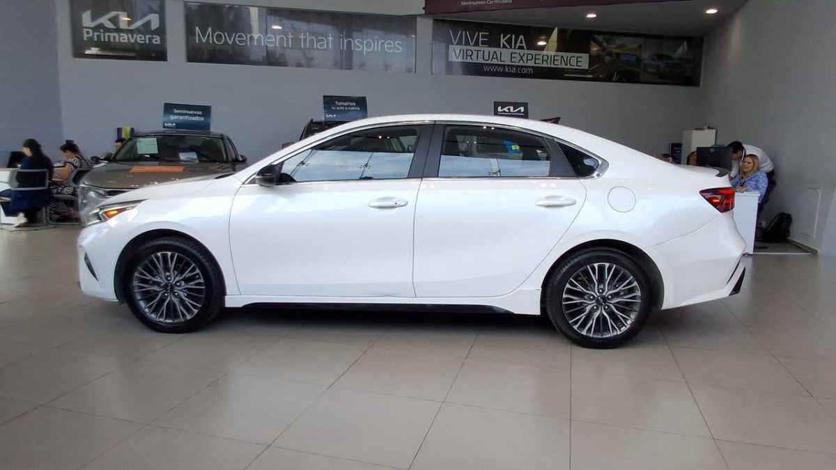 2023 Kia FORTE SEDAN 4p GT Line L4/2.0 Aut