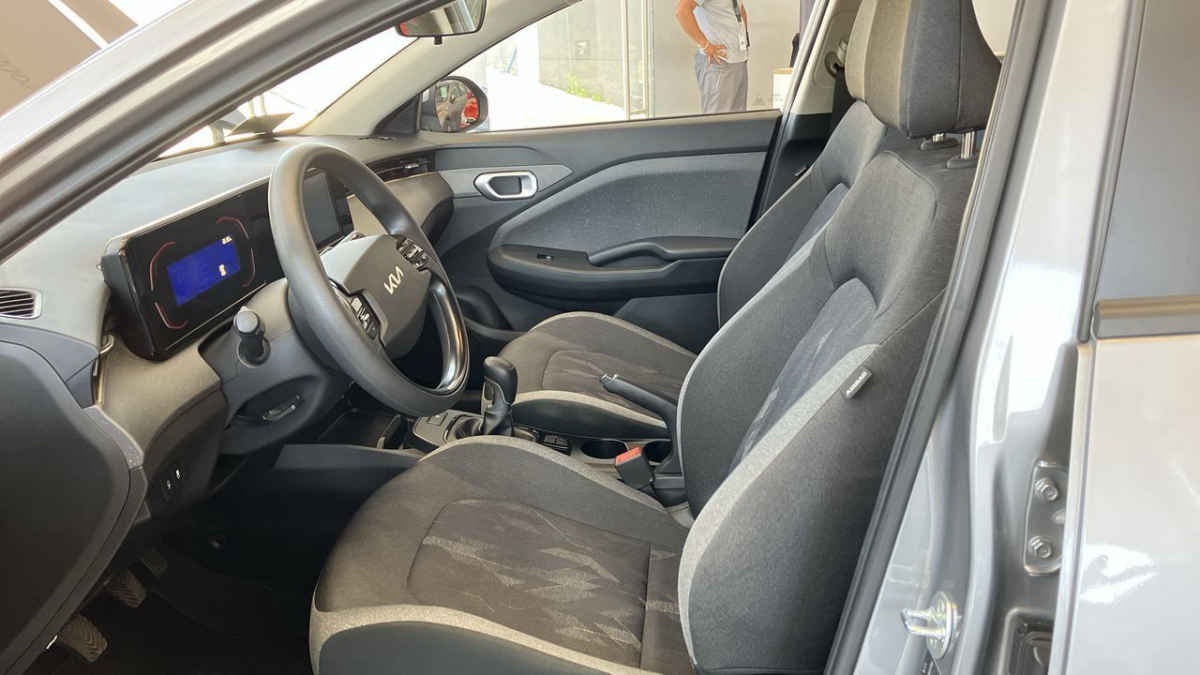 2024 Kia K3 5p LX L4/1.6 Man