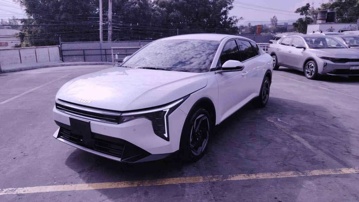 2025 Kia K4 4p EX L4/2.0 Aut