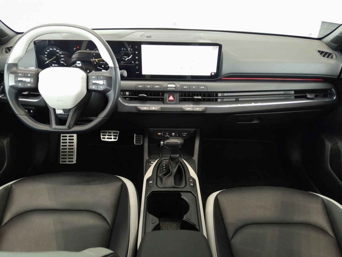 2026 Kia K4 5p GT Line Turbo L4/1.6 Aut