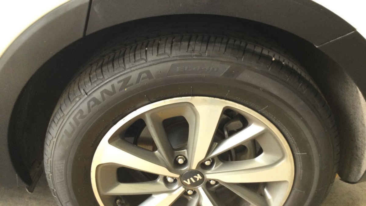 2019 Kia Sorento 5p EX  L4  TA 6Vel  Piel  7 pas.  RA-18"