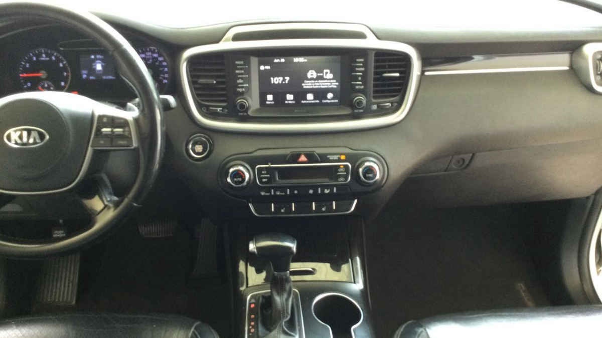 2019 Kia Sorento 5p EX  L4  TA 6Vel  Piel  7 pas.  RA-18"