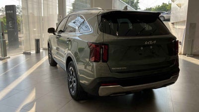 2025 Kia Sorento 5p SXL L4/2.5/T Aut