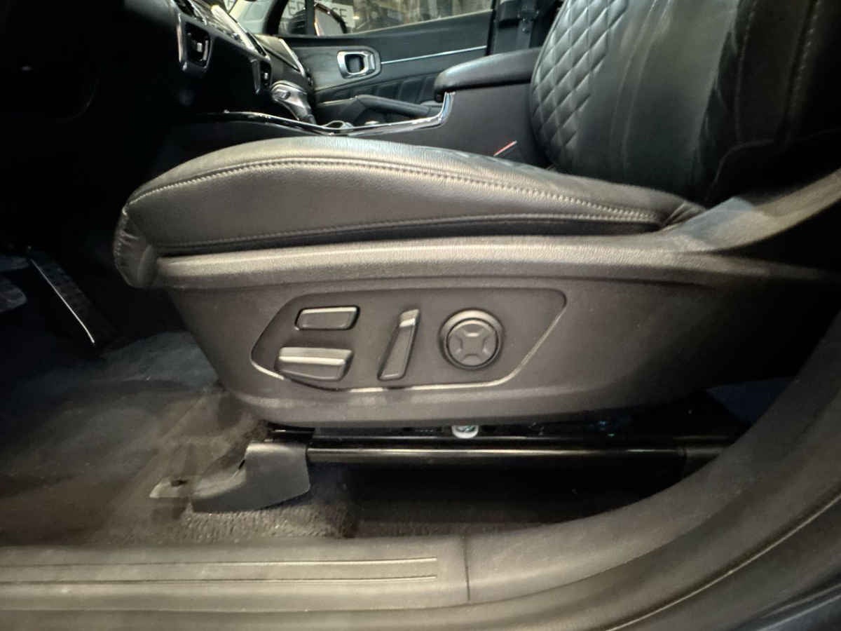 2023 Kia Sorento 5p SXL L4/2.5 Aut
