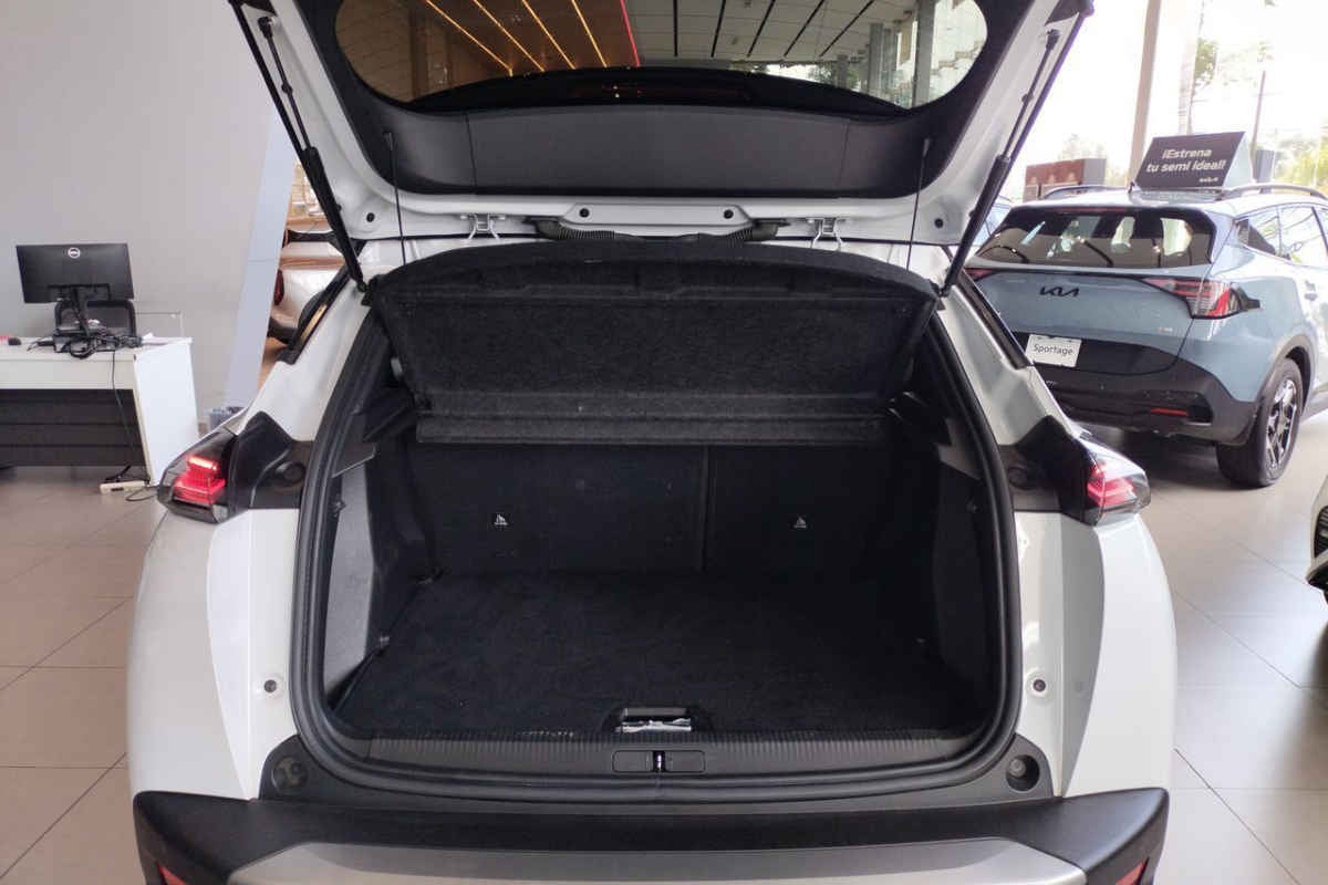 2025 Peugeot 2008 5p GT Pure Tech L3/1.2/T Aut